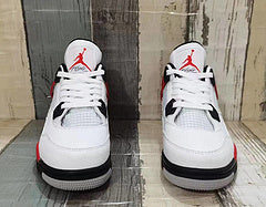 AIR JORDAN 4