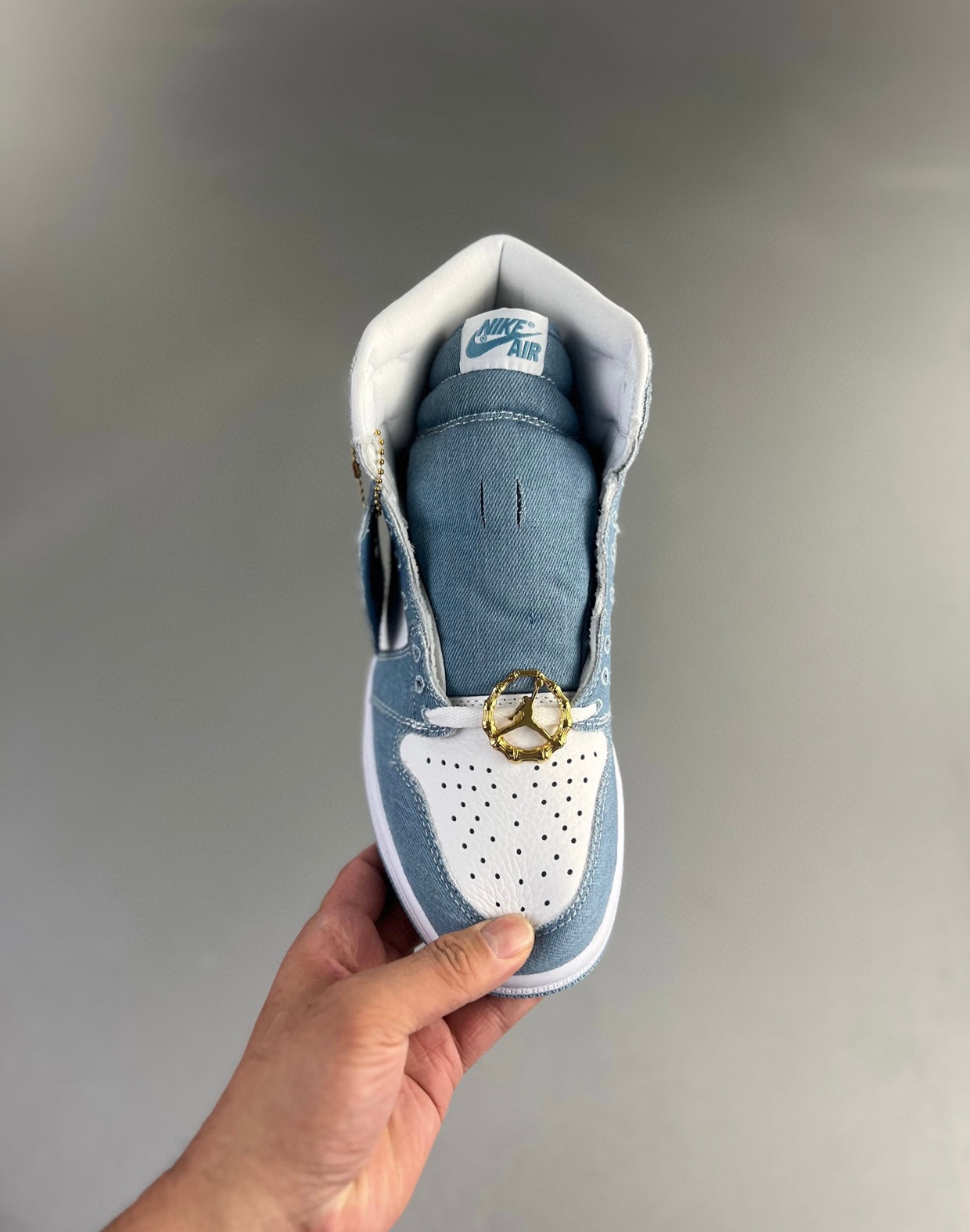 AIR “Jordan 1”