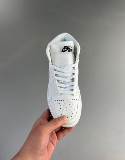 AIR “Jordan 1”
