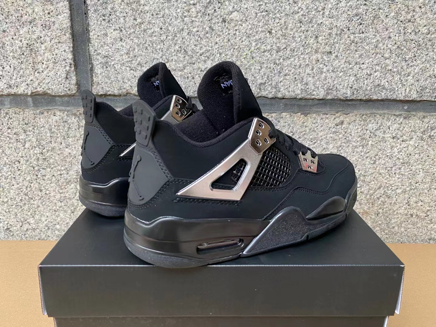 AIR JORDAN 4