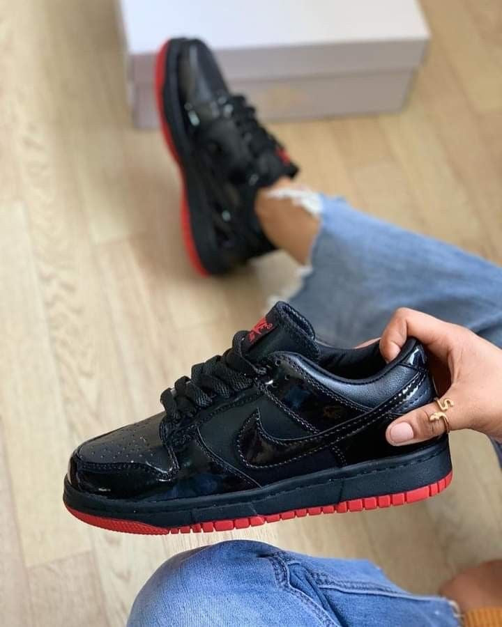 NIKE DUNK